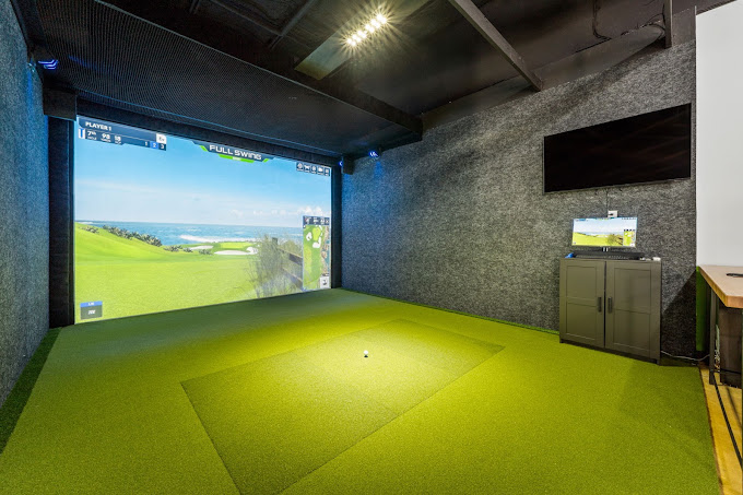 Full Swing simulator bay at The Back Nine Cedar Park
